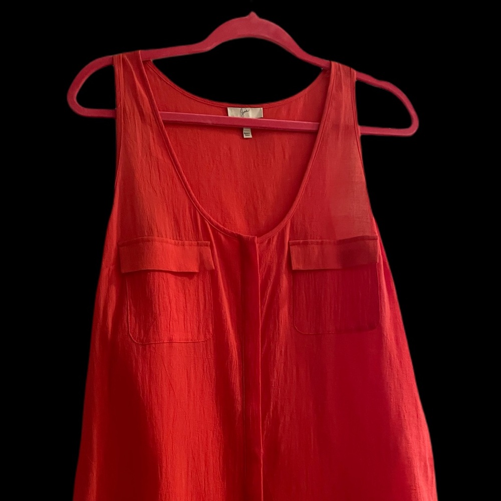 Joie small red tank